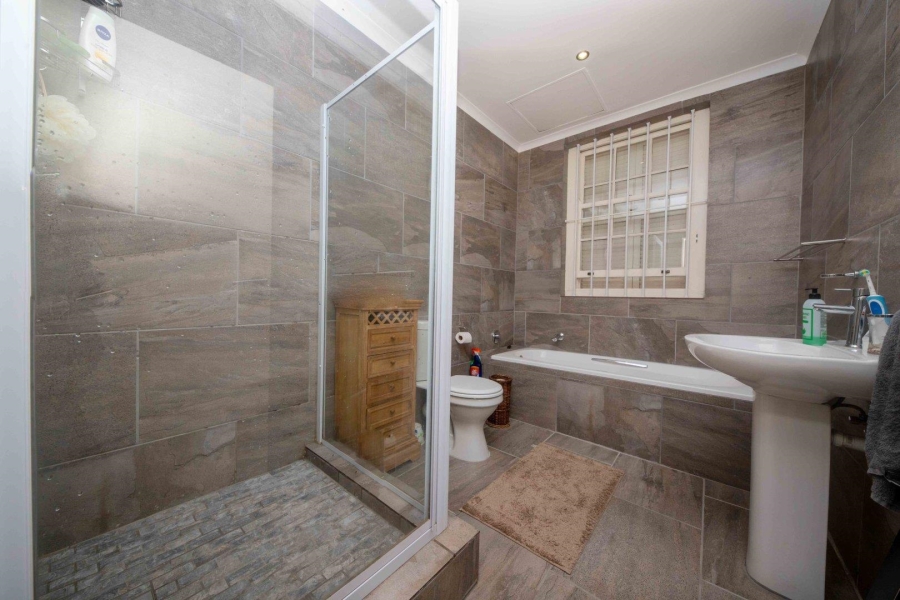 To Let 1 Bedroom Property for Rent in Rondebosch Western Cape